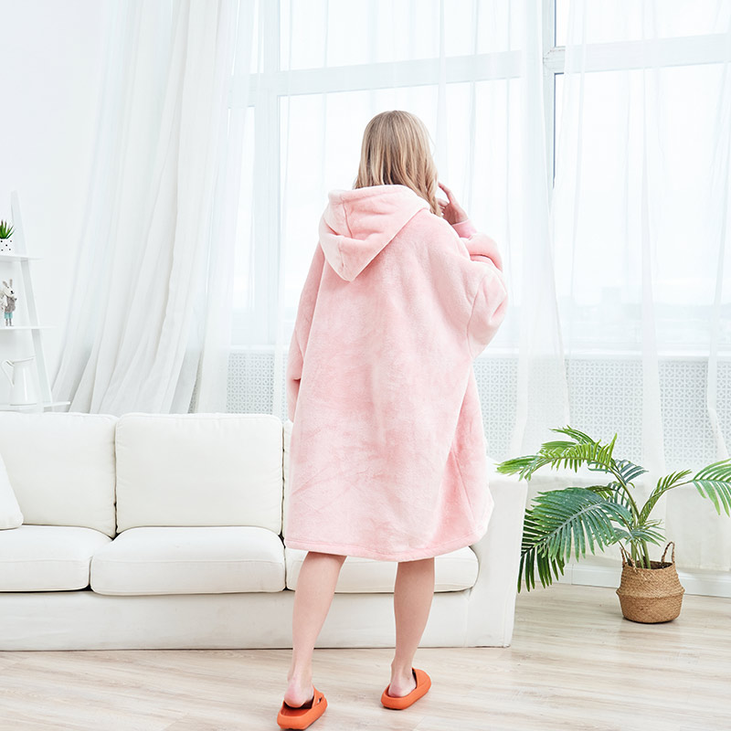 Why both men and women around the world enjoy wearing hoodies? 